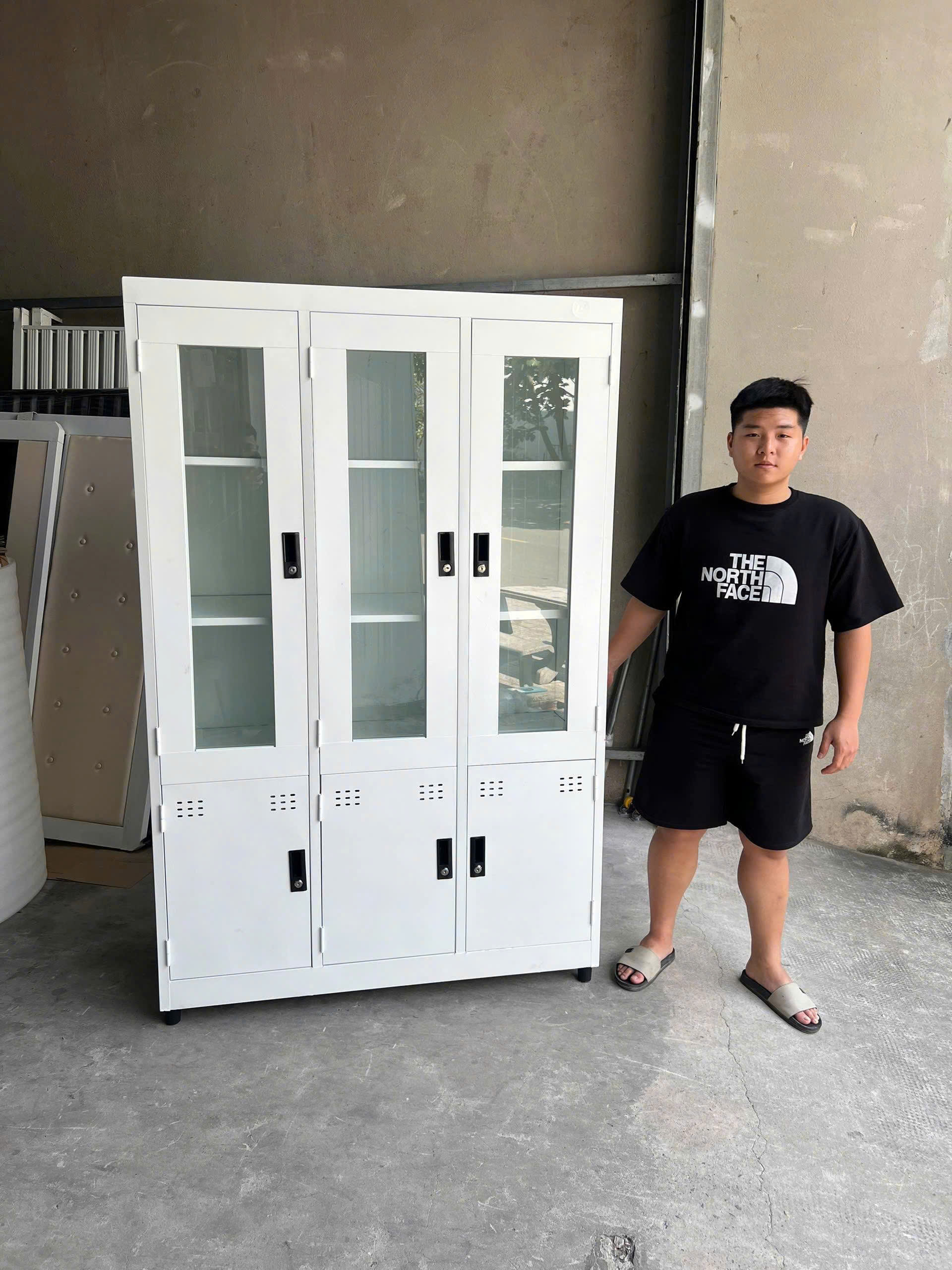 Tủ hồ sơ kính 3 cánh – dung tích lớn hơn