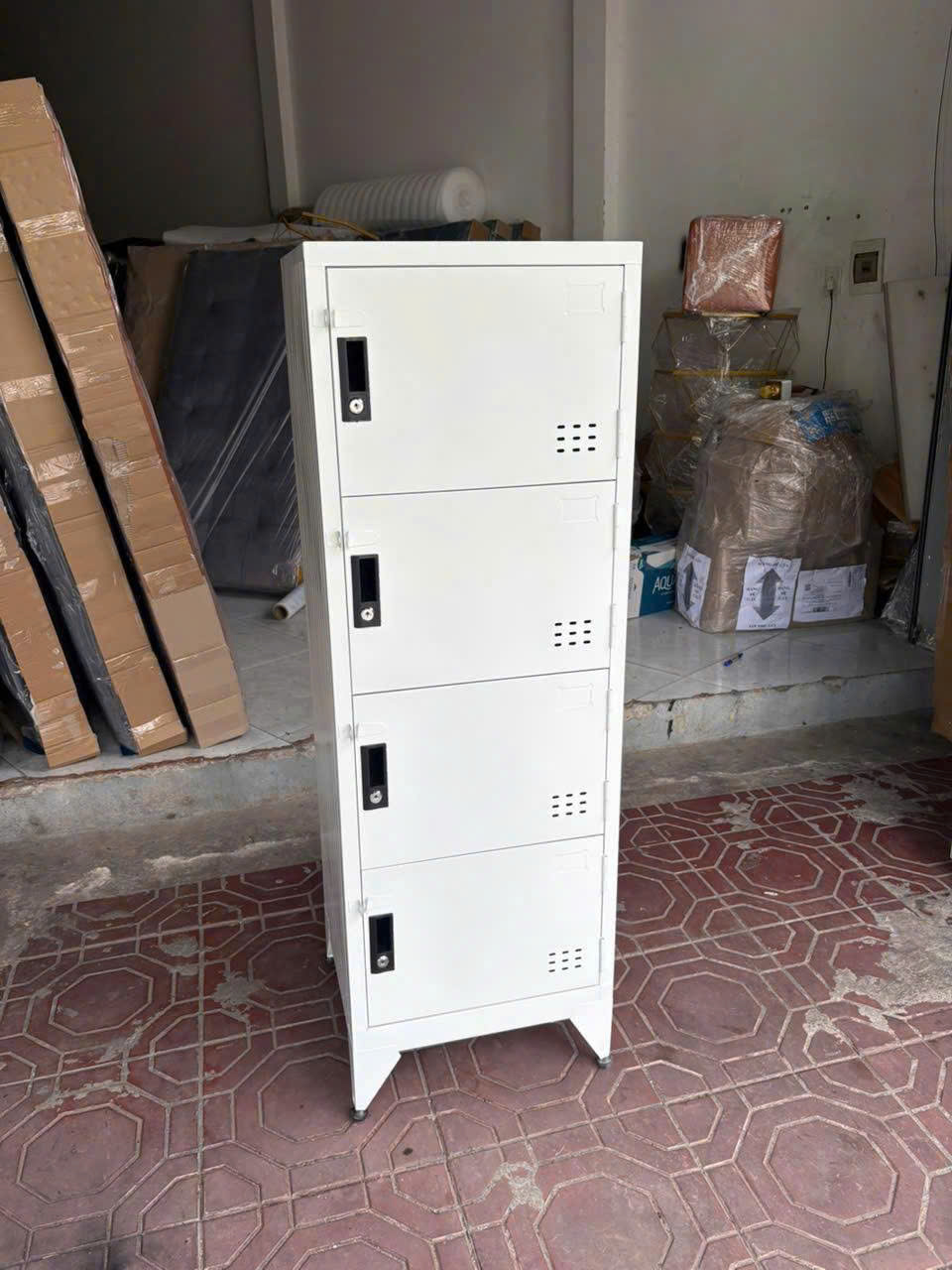 Hướng dẫn chọn tủ locker văn phòng phù hợp